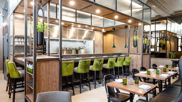 Una foto del restaurante Avenue