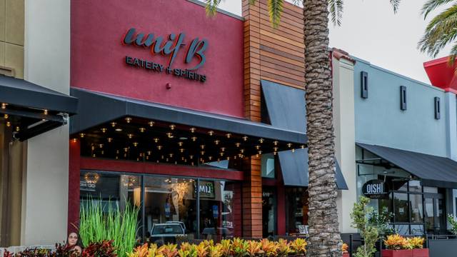 Una foto del restaurante Unit B Eatery + Spirits