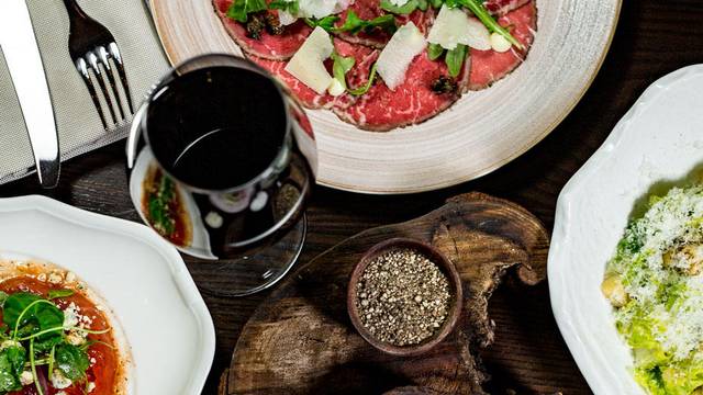 Una foto del restaurante Bull & Bourbon Steakhouse