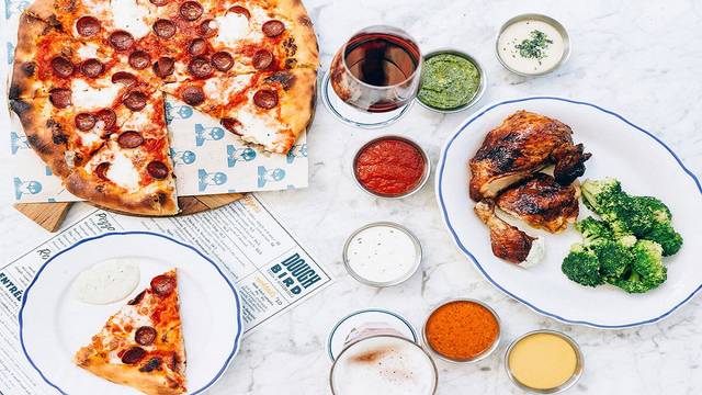 Una foto del restaurante Doughbird - Tucson