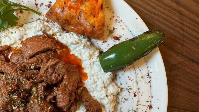 Una foto del restaurante Dervish Turkish Restaurant - Cedar Grove