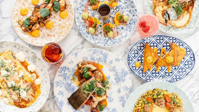 Una foto del restaurante Ada's on the River