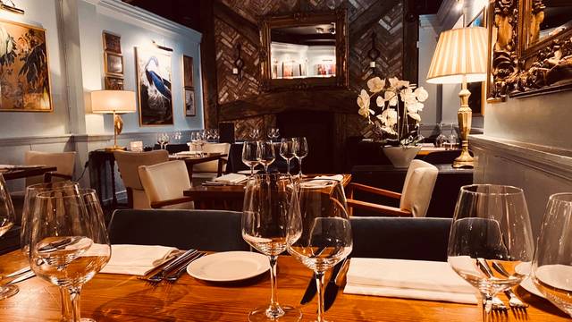 Una foto del restaurante Harrys Bar & Dining Room EC4
