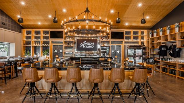 Una foto del restaurante Armor Brewing Co