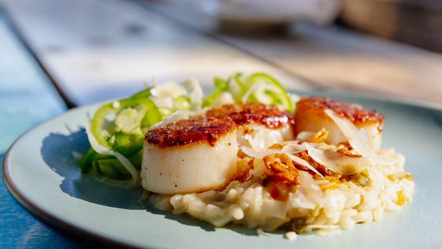 Perla's Seafood and Oyster Bar
