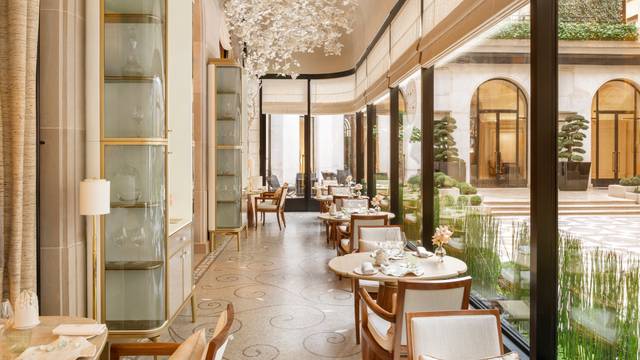 Una foto del restaurante L'Orangerie - Four Seasons Hôtel George V