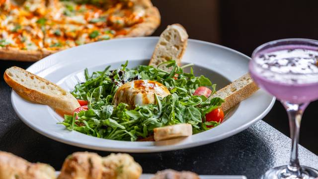 Una foto del ristorante Mootz Pizzeria + Bar