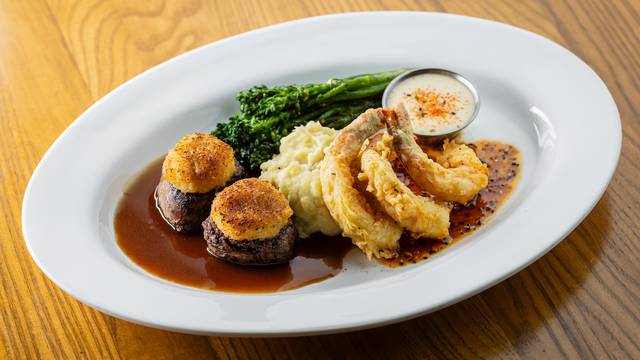 Una foto del restaurante Cooper's Hawk Winery & Restaurant - Centerville, OH