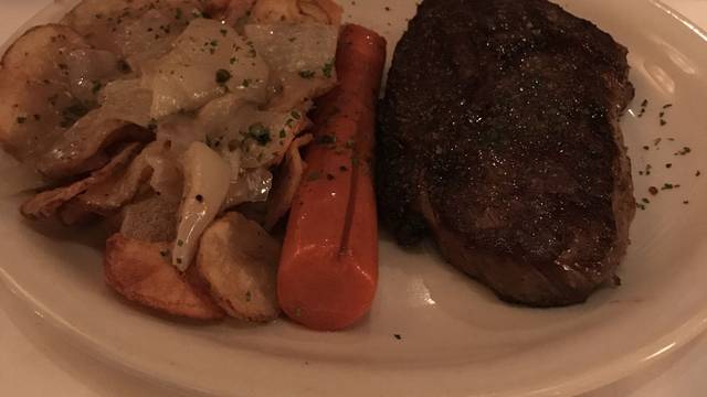 A photo of Bob's Steak & Chop House - Grapevine restaurant