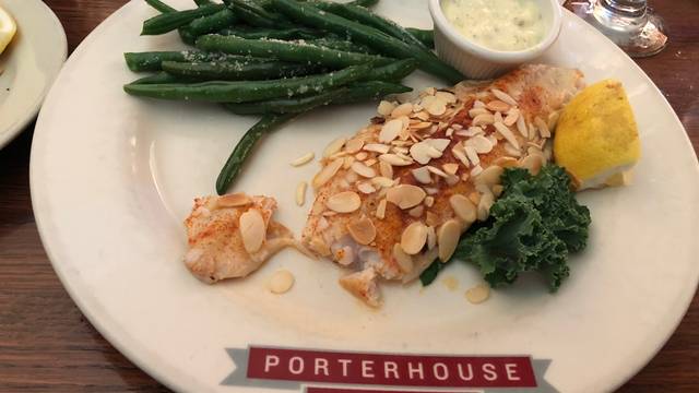 Una foto del restaurante Porterhouse Steak and Seafood - Little Canada