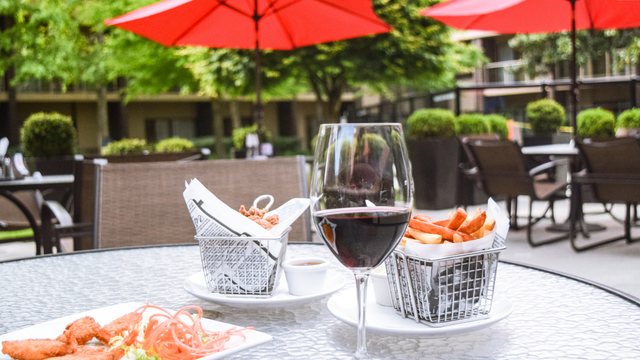 Harold's Kitchen & Bar - Sheraton Vancouver Airport​の写真