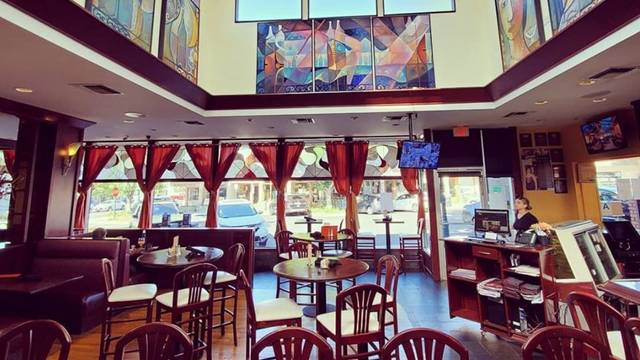 Walter S Restaurant Claremont Ca Opentable Walter S Restaurant Claremont Ca, Round Table Claremont Ca