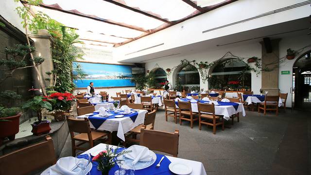 Una foto del restaurante Meson Puerto Chico