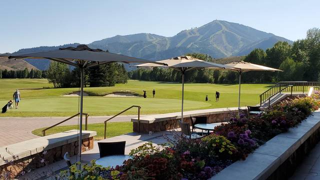 A photo of Sun Valley Club restaurant