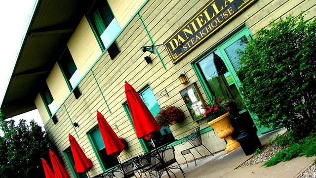 Una foto del restaurante Daniella's Steakhouse