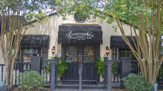 A photo of Lomonte's Italian Restaurant & Bar restaurant