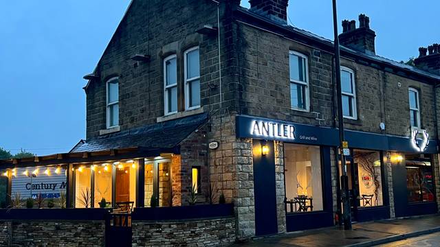 Une photo du restaurant Antler Grill and Wine