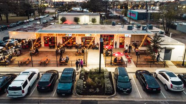 A photo of Cane Rosso - Arlington restaurant