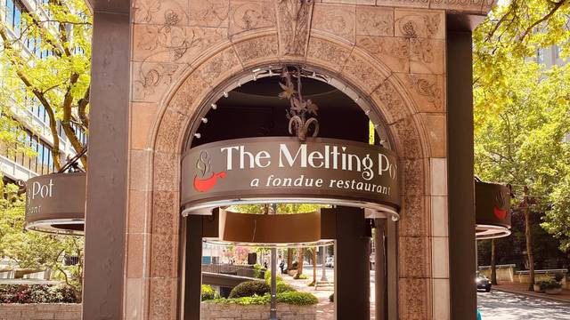 Melting pot outdoor discount seating