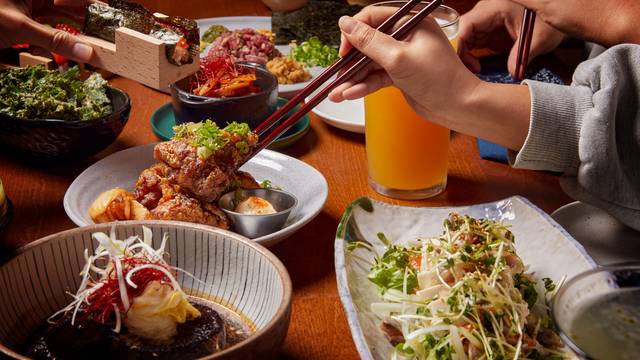 Una foto del restaurante Oku Izakaya