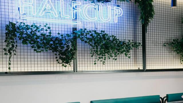 Una foto del restaurante Half Cup Bartholomew Close