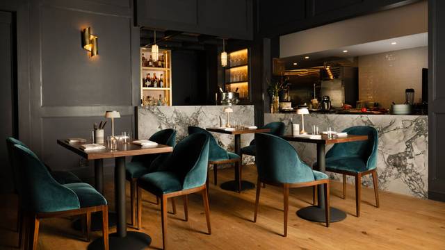 A photo of l’abeille à côté restaurant