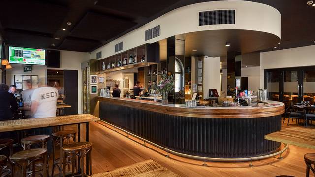Una foto del restaurante Lamaro's Hotel