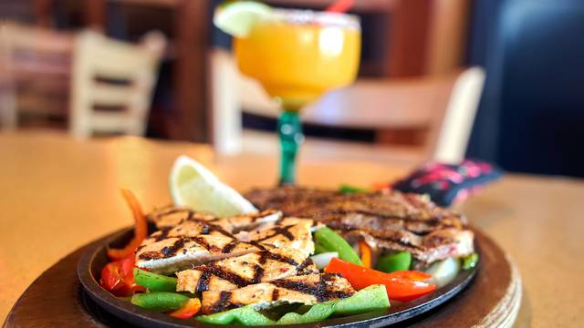 Una foto del restaurante Loco Lizard Cantina