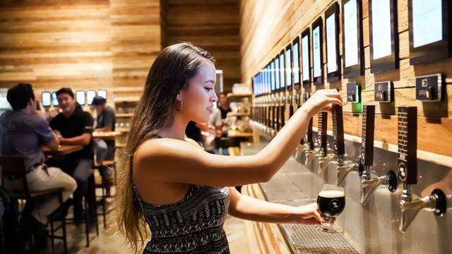 A photo of Off the Wall Craft Beer & Wine restaurant
