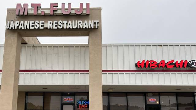 Una foto del ristorante Mt Fuji Japanese Sushi & Hibachi Steakhouse
