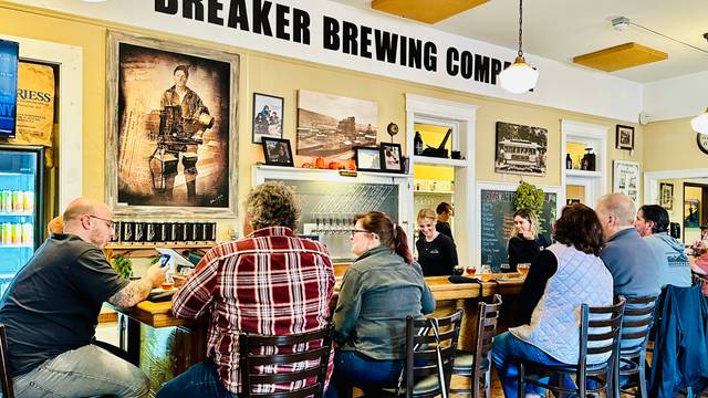 A photo of Breaker Brewing Company restaurant