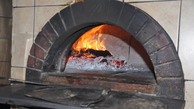 Una foto del restaurante La Pizzeria - Campbell