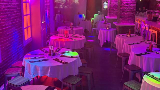 Una foto del restaurante Rise Bar - Drag Brunch