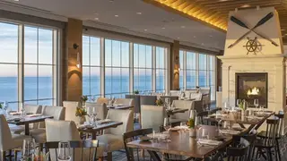 Una foto del restaurante The Tiller Restaurant at Cliff House