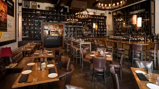 A photo of Cru Food & Wine Bar - West Village restaurant