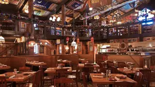 Una foto del restaurante Mangy Moose Restaurant and Saloon