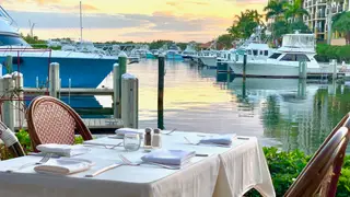 Une photo du restaurant Cafe des Artistes-on the Water