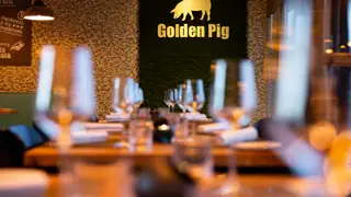 Una foto del restaurante Golden Pig