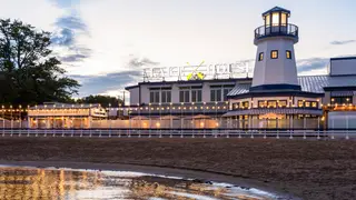 Een foto van restaurant The Lake House at Sylvan Beach