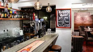 The Phoenix Bar & Kitchenの写真