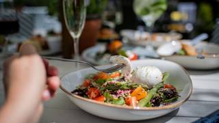 GARDEN LIMITLESS SPARKLING WINE Photo