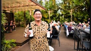 Hanging Out on the Patio w/ Chuck Furuya foto