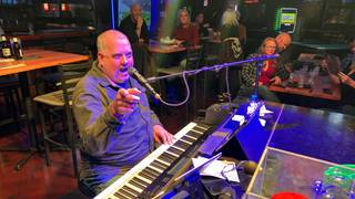 LIVE MUSIC! Dueling Pianos foto