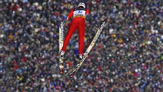 Weltcup-Köstlichkeiten zum Skispringen photo