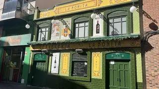 A photo of Bar Coctelería La Bonita restaurant