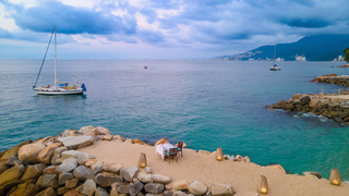 ROMANTIC DINNER BY THE OCEAN FOR 2 photo