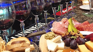 写真（Wine, Cheese, Carcuterie all you can eat!）