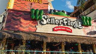 Say goodbye to 2024 in style at Señor Frog’s! foto