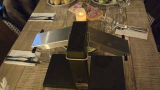 Raclette table d'hote dans lle chalet photo