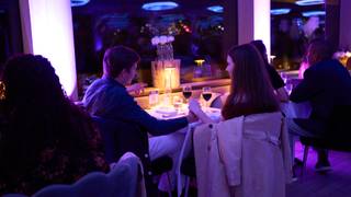 DÎNEZ SUR LA SEINE ! //DINE ON THE SEINE 7:30pm Foto